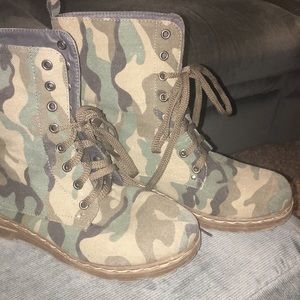 Boots (army print ) camouflage